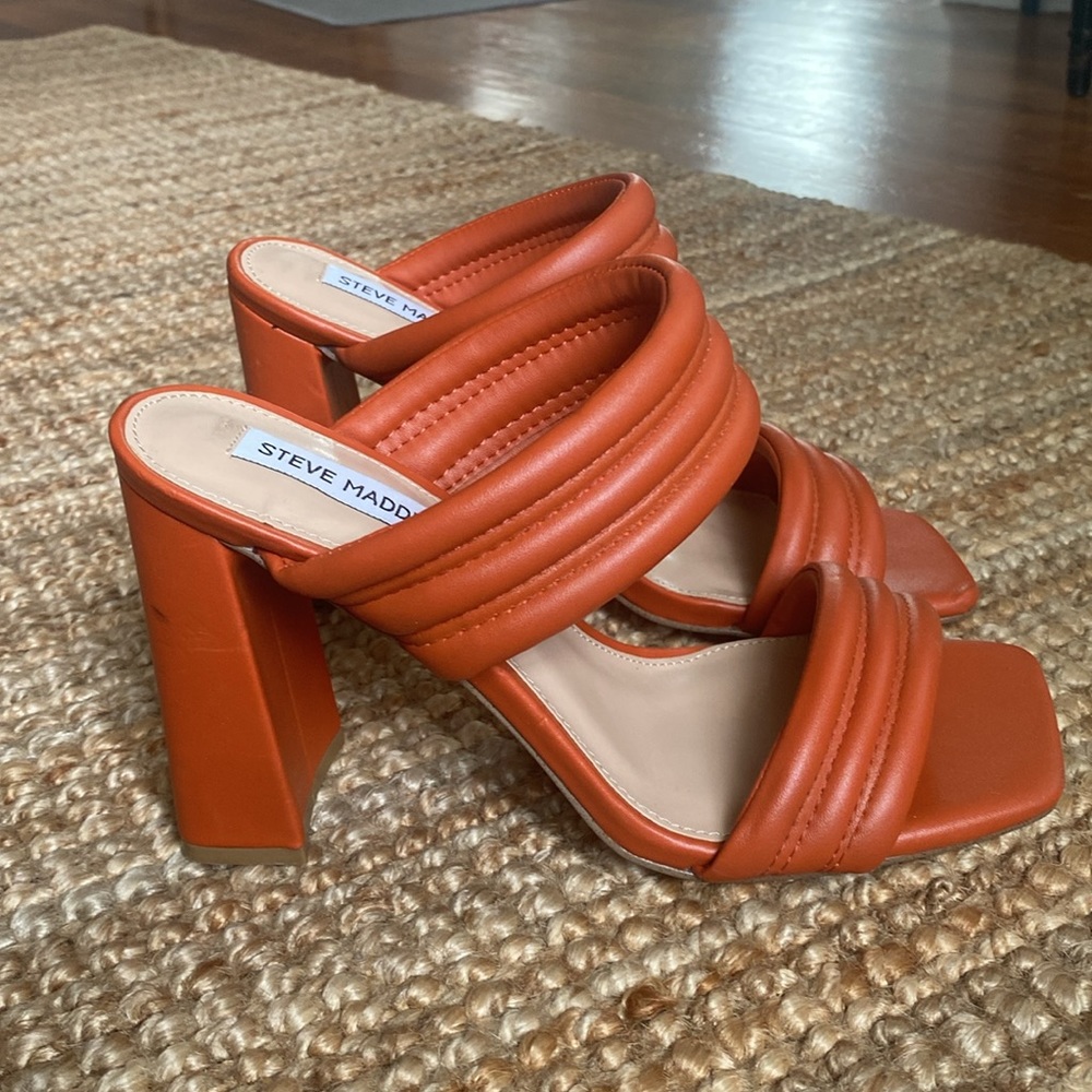 Steve Madden Orange Padded Strap Block Heel Sandals - Picture 3 of 8